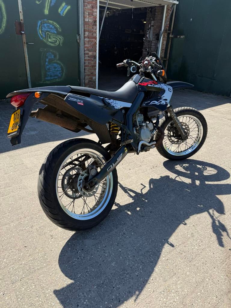 Hele nette Derbi Senda X-Race met kenteken, geen wok, 6 versnellingen, Gebruikt, Derbi, Maximaal 45 km/u