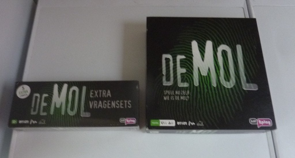 Wie is de mol met extra vragen set., Vijf spelers of meer, Ophalen of Verzenden, Gebruikt, Just 2 Play