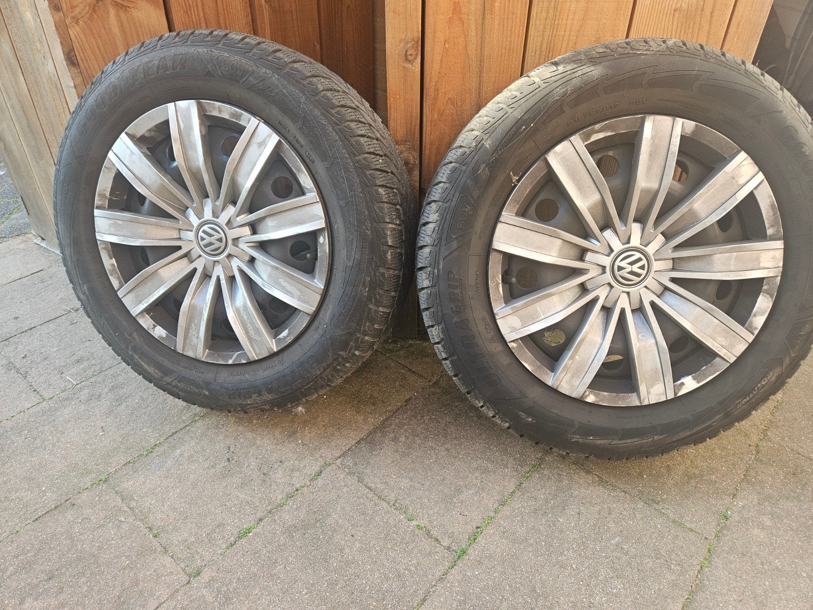 Volkswagen 17 inch winterbanden met velgen, Auto-onderdelen, Ophalen, Banden en Velgen, 17 inch, Winterbanden