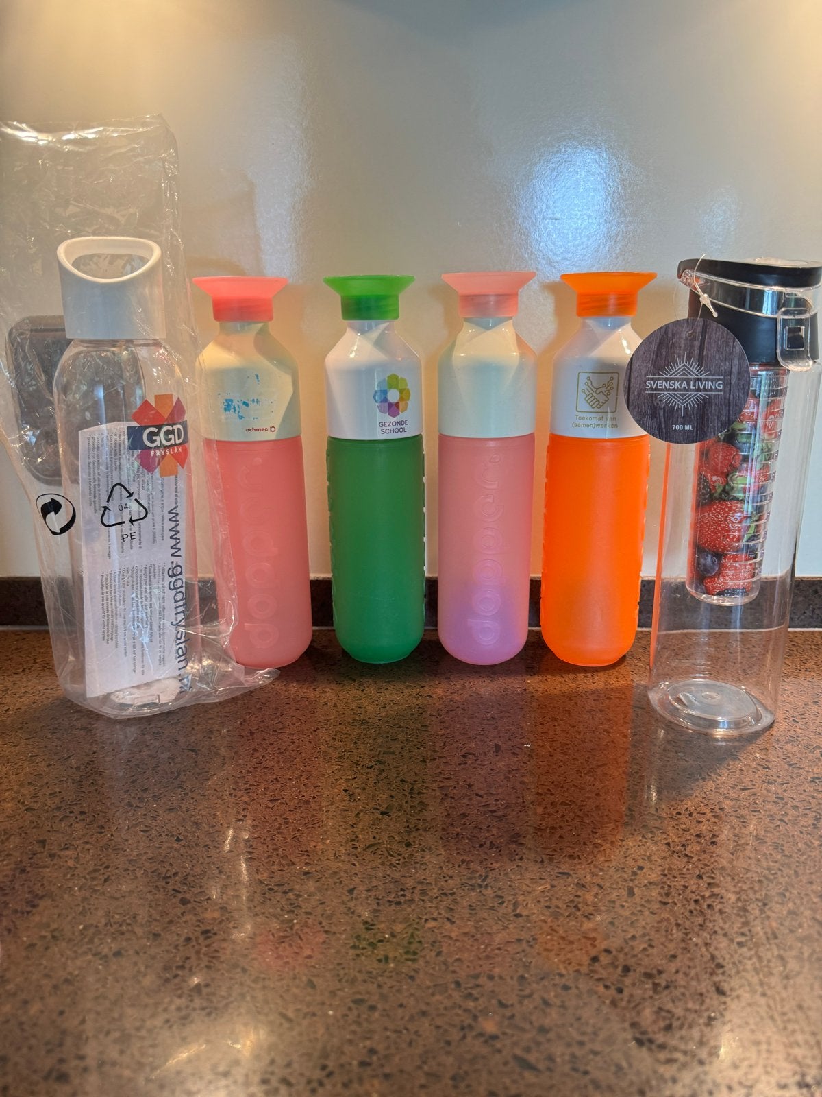 Flesjes dopper (3 stuks) en 2 andere, Ophalen of Verzenden, Gebruikt, Meerkleurig, Kunststof