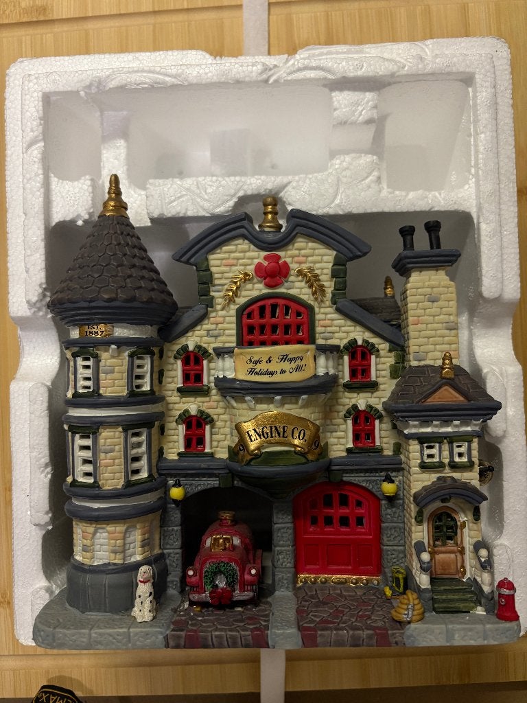 Lemax – Engine Company No. 9 – Retired model, Ophalen, Zo goed als nieuw