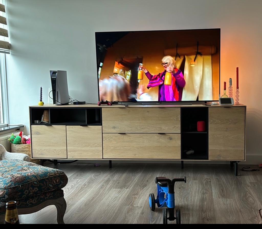 Modern TV-meubel/dressoir L240xH77xD45 - Gekocht in 2022, Ophalen, Zo goed als nieuw, 200 cm of meer, Minder dan 100 cm