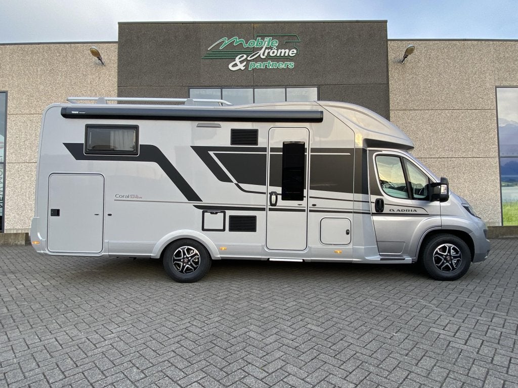 Adria Supreme 670DL 180PK automaat., Caravans en Kamperen, Campers, Automaat, Fiat, Luifel, Vloeistofverwarming