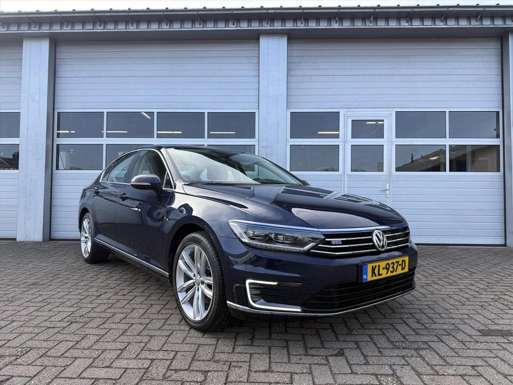Volkswagen Passat 1.4 TSI 160KW GTE PHEV DSG6, Gebruikt, Hybride Elektrisch/Benzine, 1600 kg, Passat