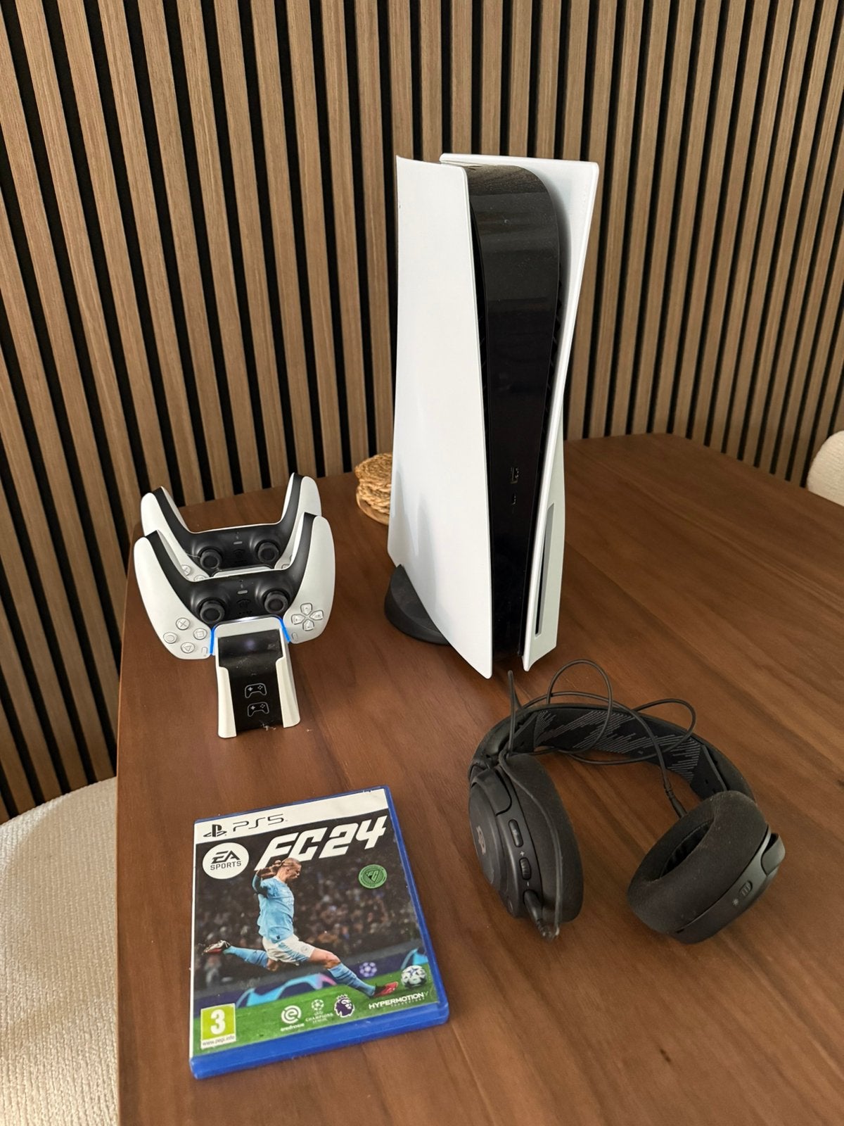 Sony PlayStation 5 Disc version + 2 controllers + headset, Spelcomputers en Games, Spelcomputers | Sony PlayStation 5, Ophalen