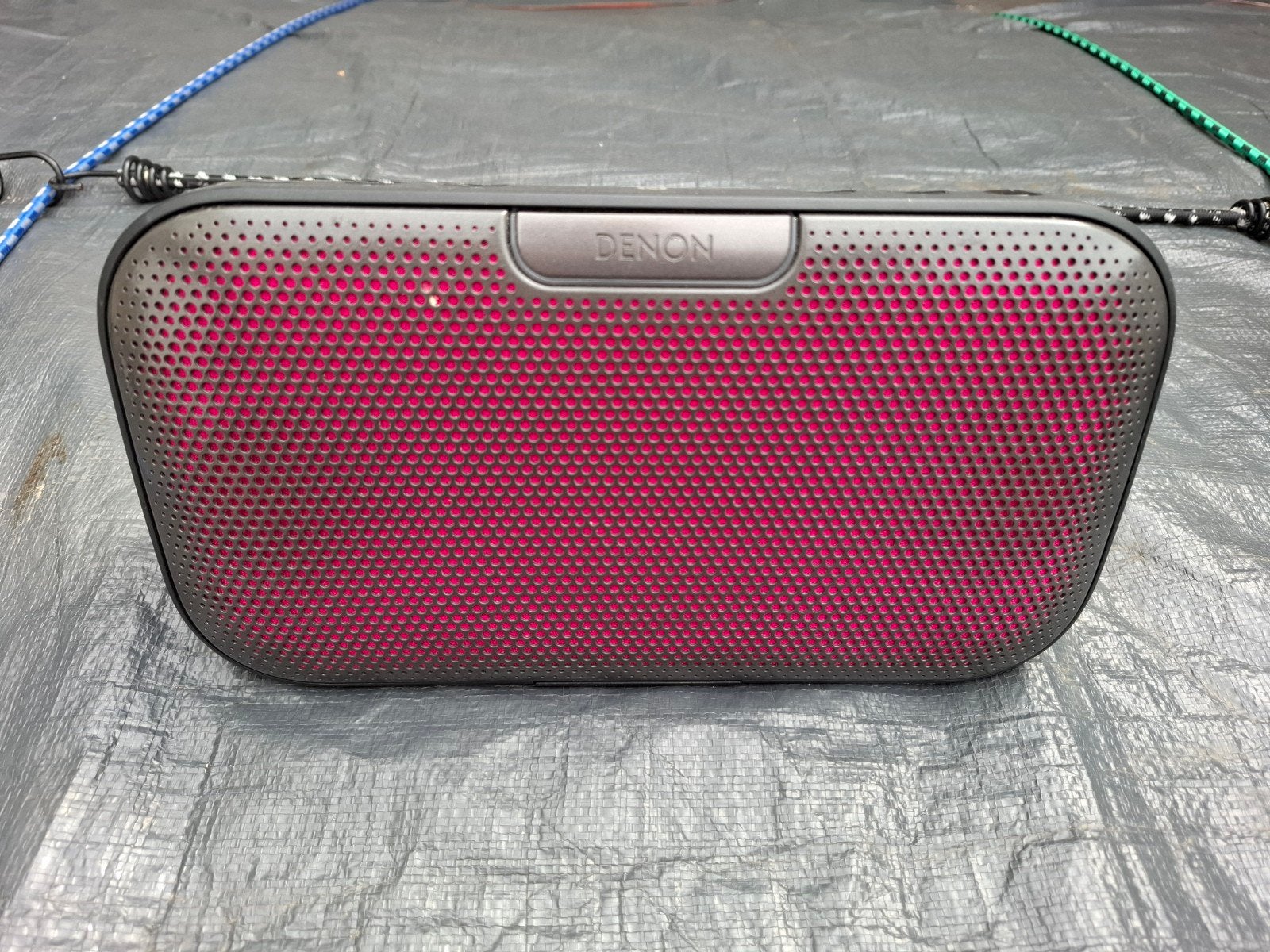 Denon Draagbare Speaker met Hoes en Oplader, Gebruikt, Inclusief oplader, Verzenden, Draagbare speaker