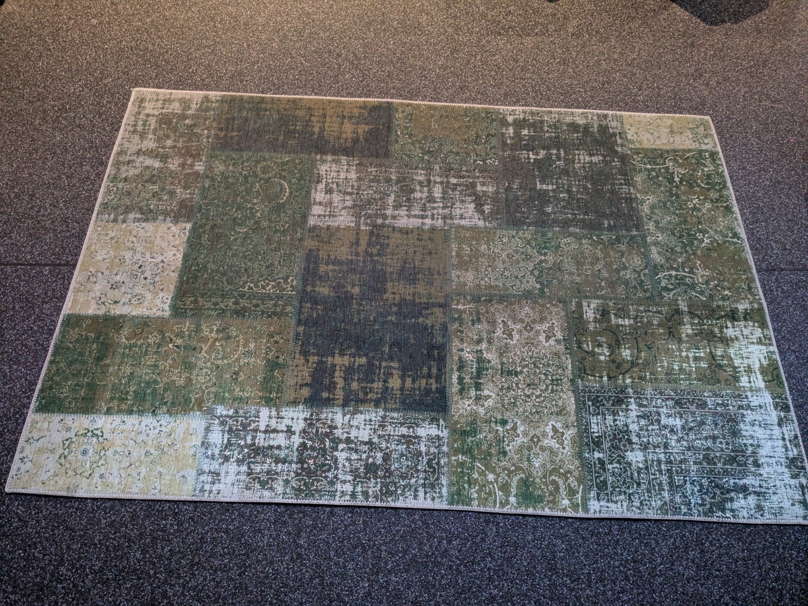 Vloerkleed 170x120 cm - Groen/Beige Patchwork Design, 100 tot 150 cm, Groen, Patchwork, Modern, Vintage, Ophalen of Verzenden