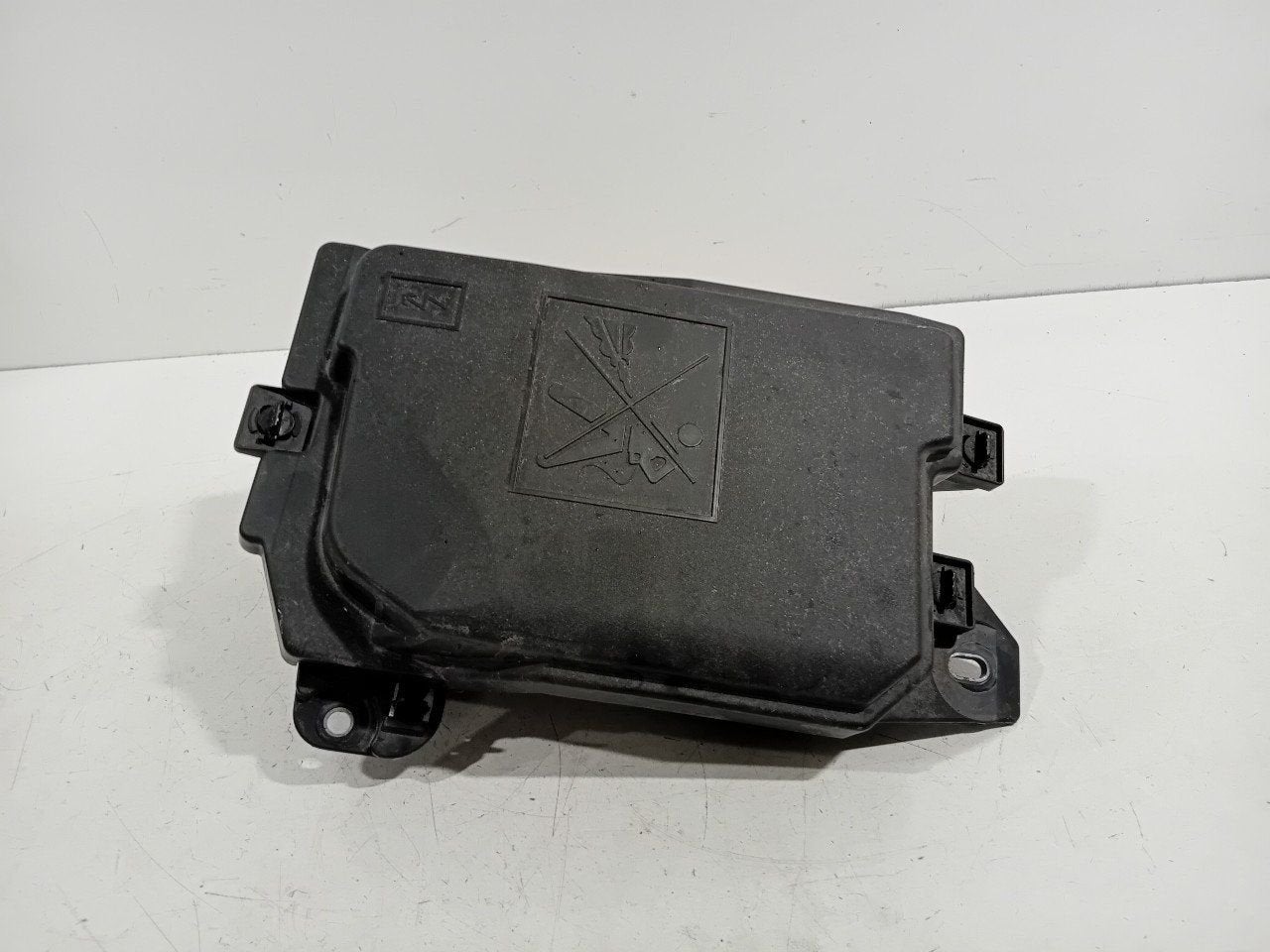 Zekeringkast Renault Clio, Onderdelen@venauto.nl, Van der Ven Autorecycling B.V., Gebruikt, Ettenseweg 76, 4706 PB Roosendaal, The Netherlands