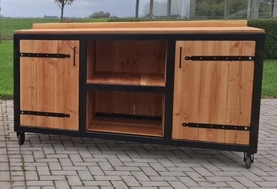 Robuust dressoir/buitenkeuken op wielen, Ophalen of Verzenden, Zo goed als nieuw