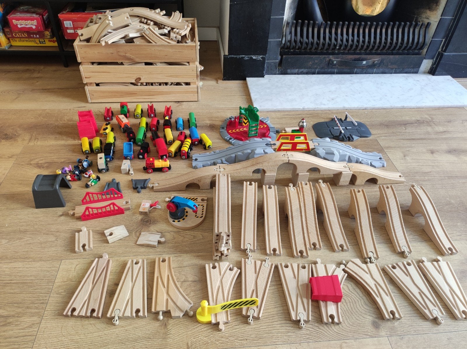 Grote collectie houten treinbaan onderdelen Ikea, Brio, Lidl, Ophalen, Gebruikt, Bouwen, Met licht