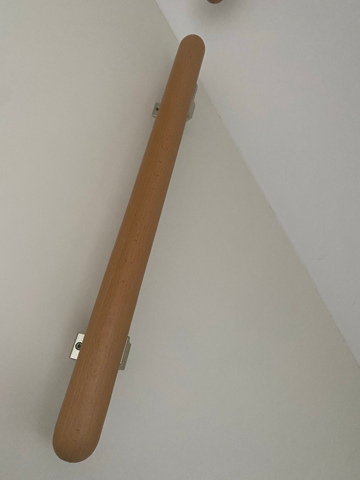 Houten trapleuning met RVS beugels, Ophalen, Gebruikt