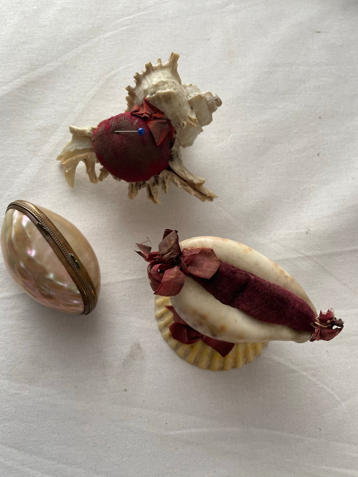 Schelpen souvenir doosje en speldenkussens, Ophalen of Verzenden, Gebruikt