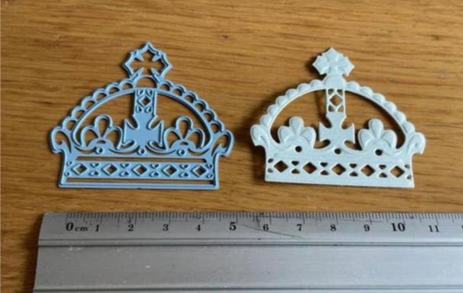 Snijmal kroon van Marianne design 1489, Hobby en Vrije tijd, Ophalen of Verzenden, Zo goed als nieuw, Overige thema's, Pons of Mal