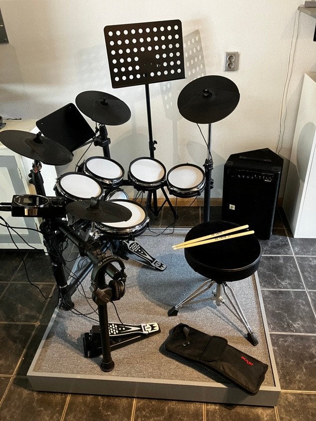 Millenium MPS-450 E-Drum Set met speaker, Ophalen, Zo goed als nieuw, Overige merken