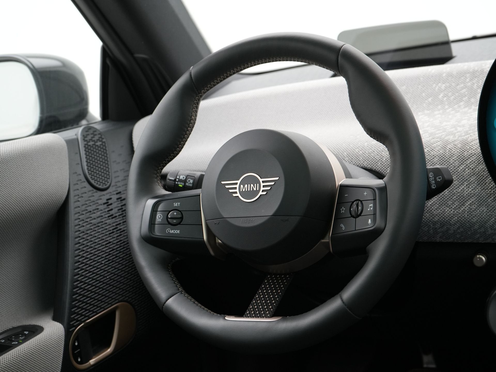 MINI Cooper SE Favoured Pakket M Accu conditie 98%, Auto's, Dealer onderhouden, Gebruikt, Met garantie (alle), 4 stoelen