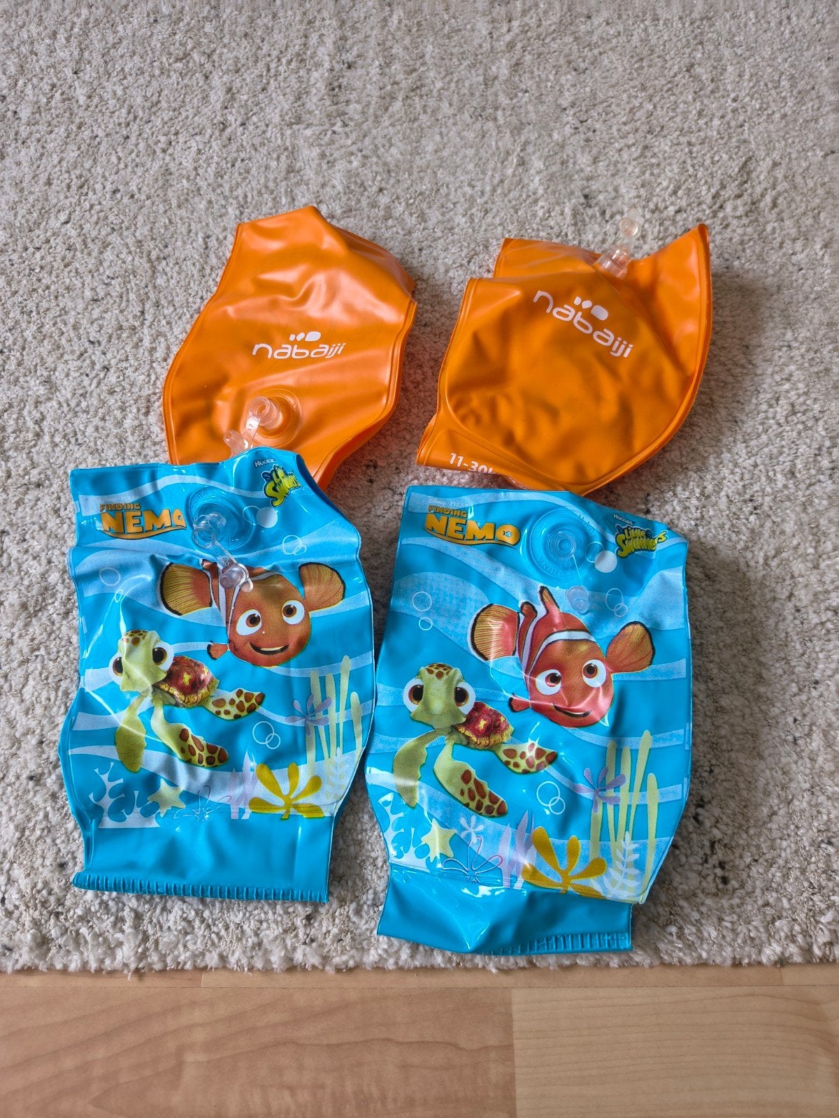 twee paar zwembandjes zgan, Jongetje of Meisje, One size, Zo goed als nieuw, Zwem-accessoire