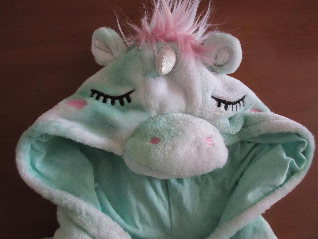 Onesie van fleece met Unicorn capuchon maat 158, Kinderen en Baby's, Kinderkleding | Maat 158, Ophalen of Verzenden, Zo goed als nieuw