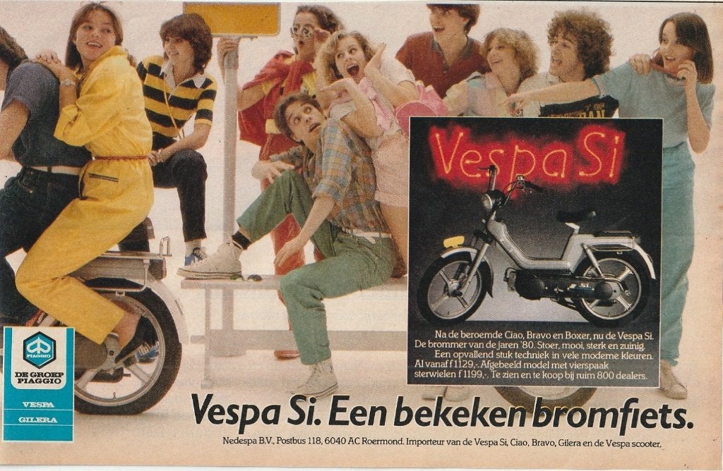 Retro reclame 1980 Vespa si brommer bekeken bromfiets, Verzenden, Overige typen