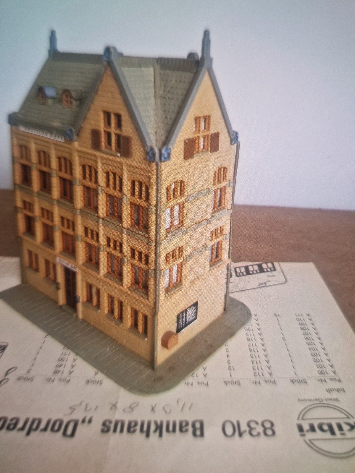 KIBRI HO 8310 BANKGEBOUW DORDRECHT, Ophalen of Verzenden, Gelijkstroom of Wisselstroom, Brug, Tunnel of Gebouw, Overige merken