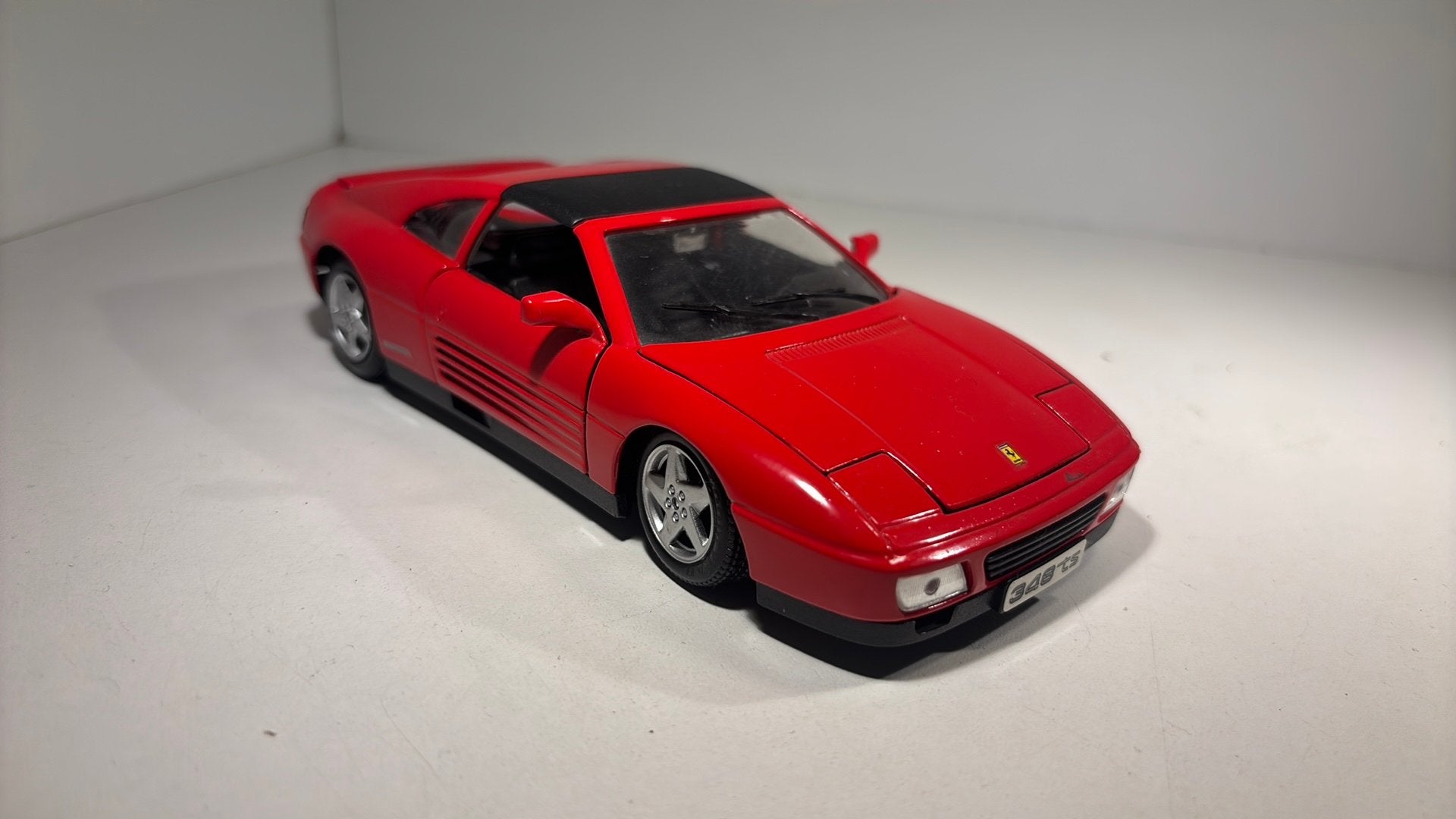 Ferrari 348 ts maisto 1.24, Hobby en Vrije tijd, Modelauto's | 1:24, Maisto, Ophalen of Verzenden, A, A