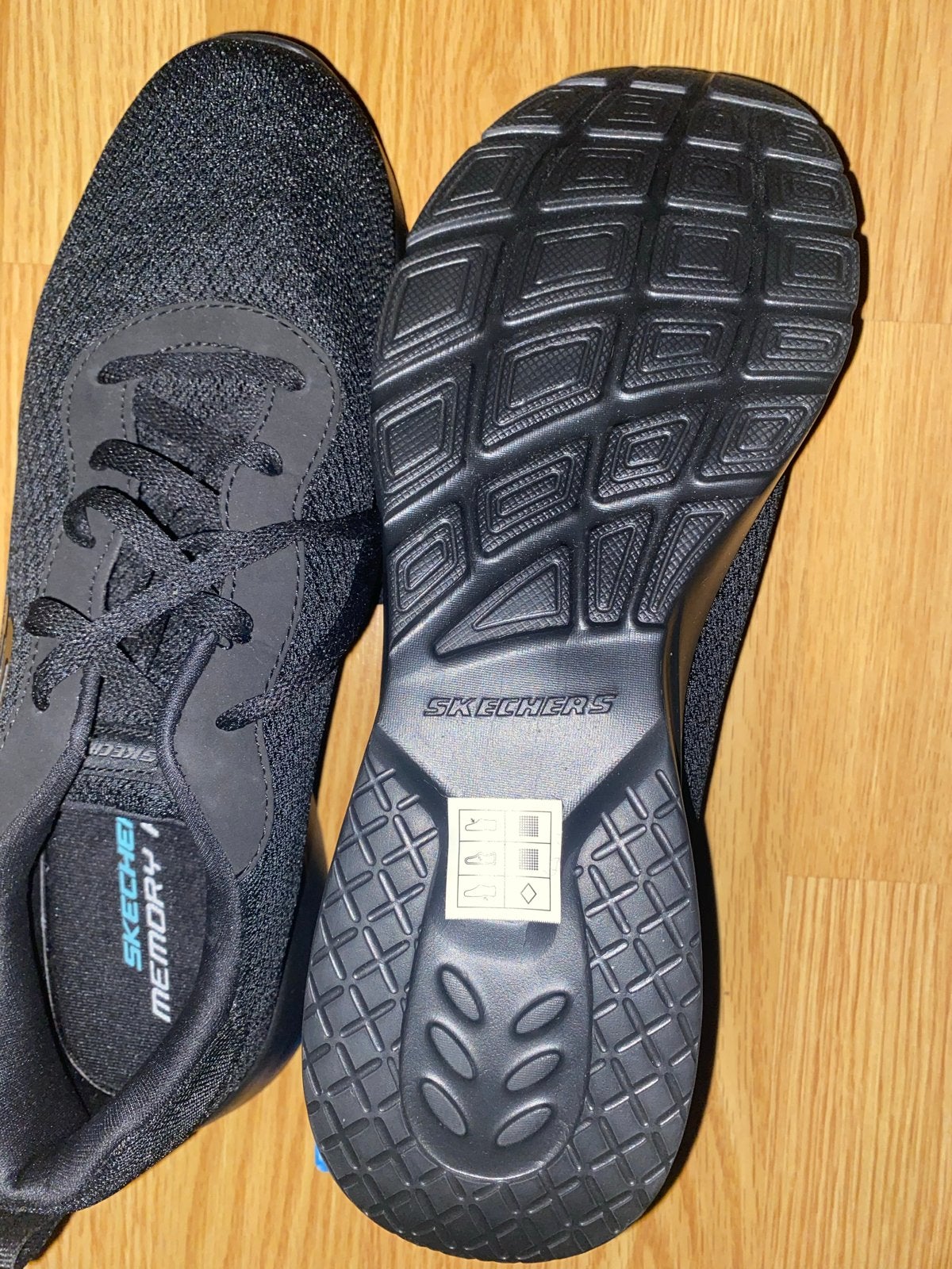 Skechers Memory Foam Sneakers - Zwart, Maat 40 . 15€, Verzenden, Nieuw, Zwart, Sneakers of Gympen
