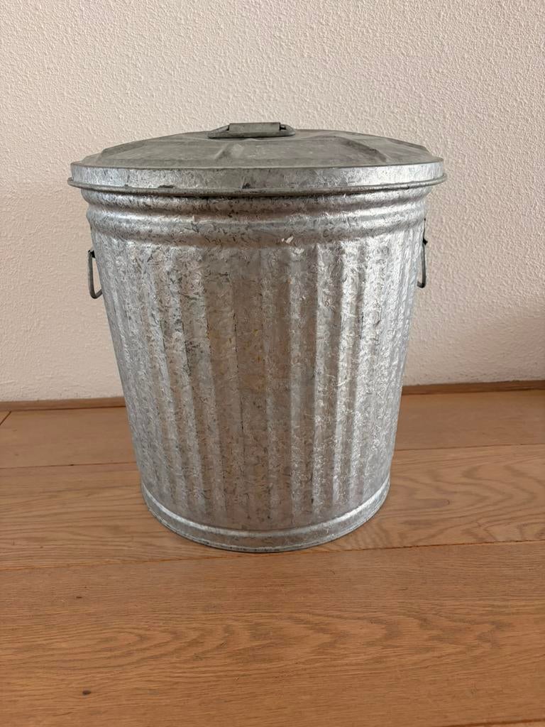 Gegalvaniseerde (Amerikaanse prullen-) bak met deksel, Ophalen, Minder dan 60 cm, Rond, Zo goed als nieuw