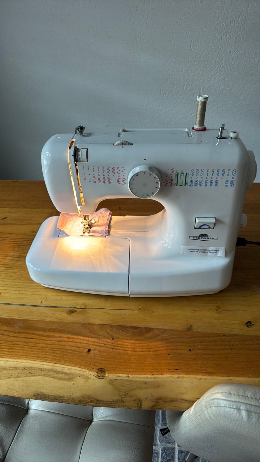 Victoria naaimachine, Hobby en Vrije tijd, Naaimachines en Toebehoren, Ophalen of Verzenden, Zo goed als nieuw, Naaimachine, Overige merken