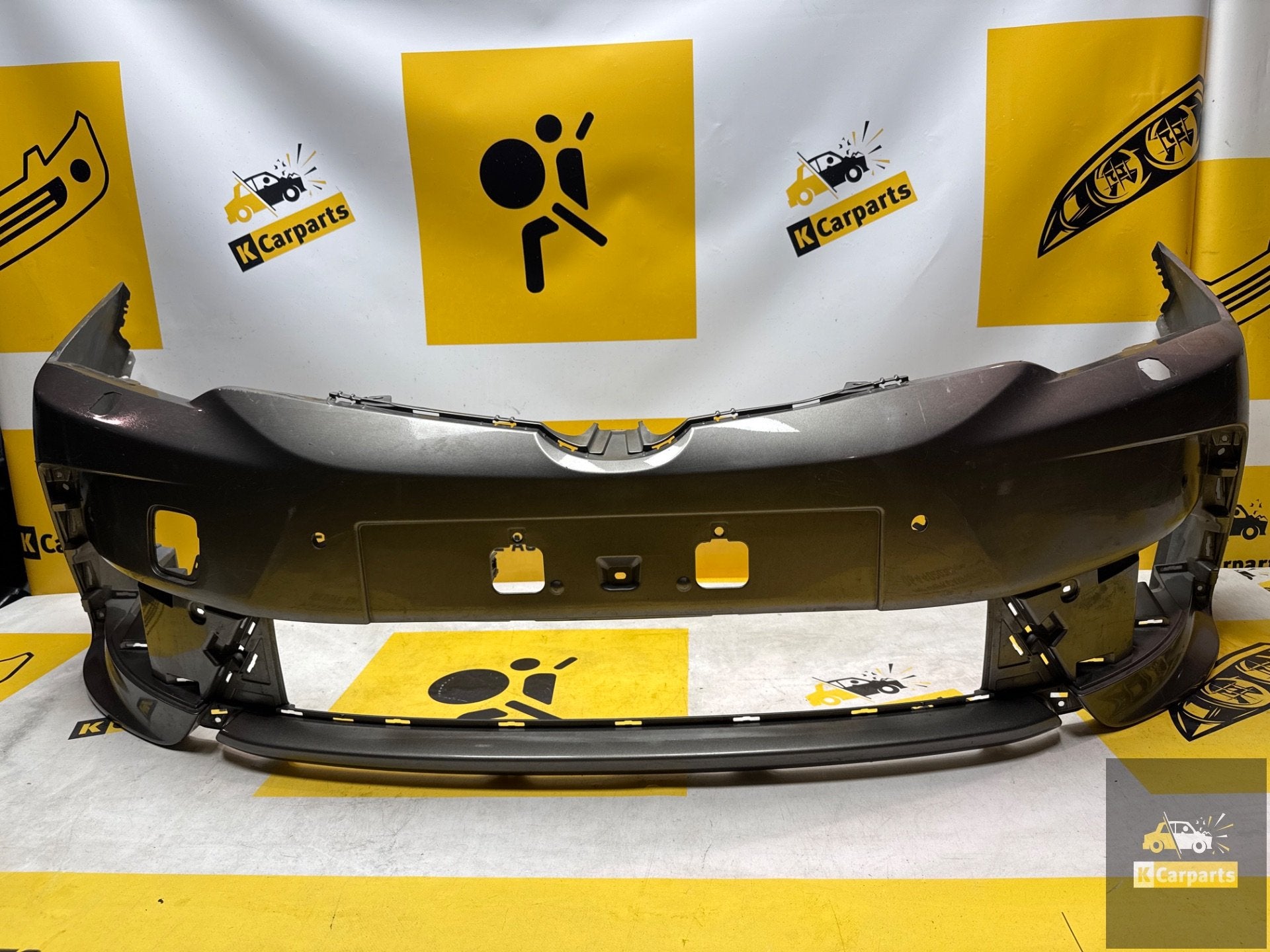 Toyota Corolla VOORBUMPER KLS PDC E160 E170 52119-02F30