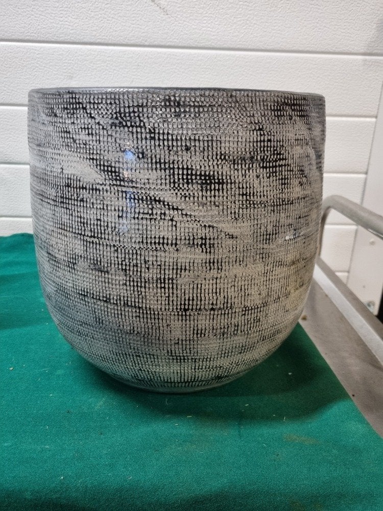 bloempot groot wit zwart, Ophalen of Verzenden, 'T Olde Gre-j, Info@toldegrej.nl, Endepoelstraat 20f Didam