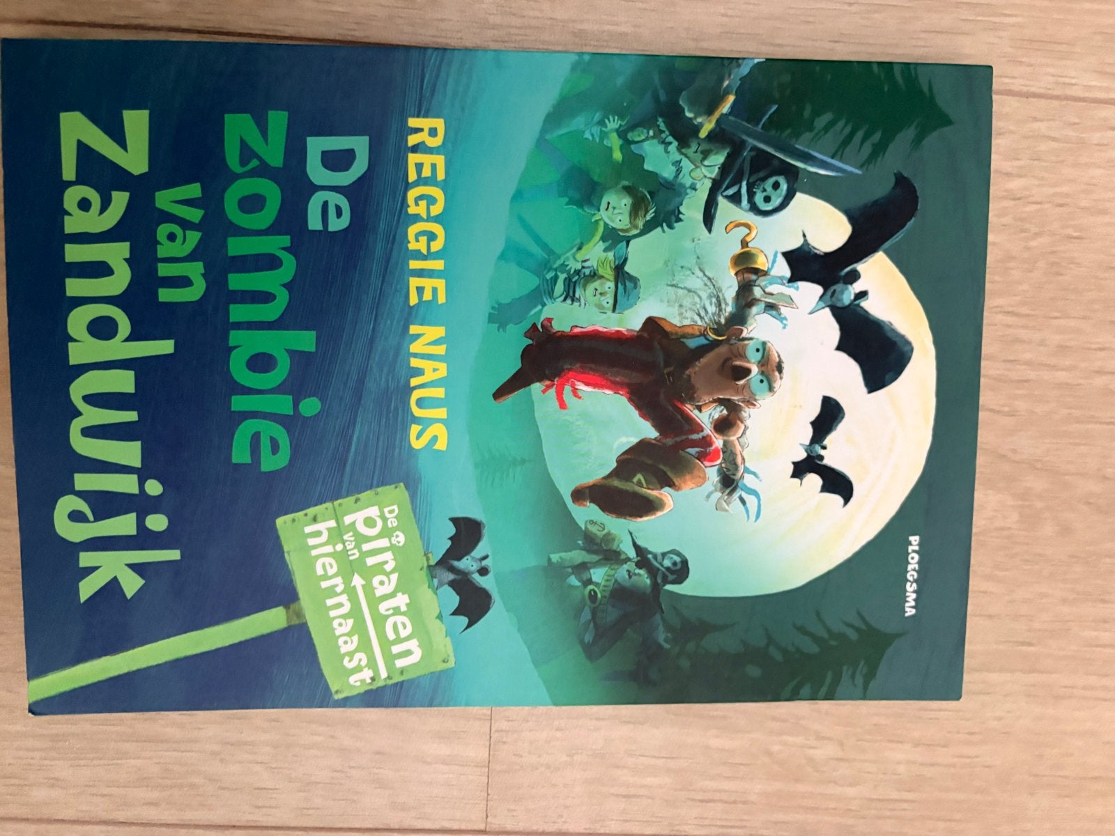 De Zombie van Zandwijk - Reggie Naus (Kinderboek), Ophalen, Zo goed als nieuw, Fictie