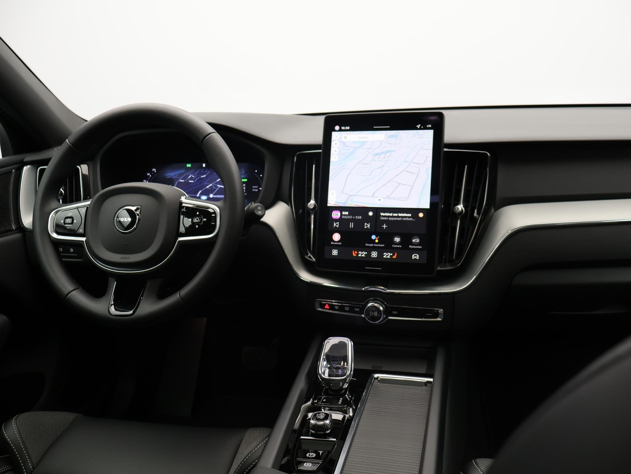 volvo XC60 2.0 T8 Plug-in hybrid AWD Ultra Black Edition / T, Automaat, Gebruikt, 4 cilinders, Zwart