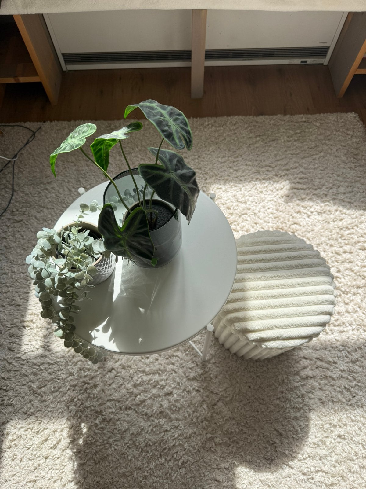 Tafeltje & mini poef & nep plantjes, Ophalen, Zo goed als nieuw
