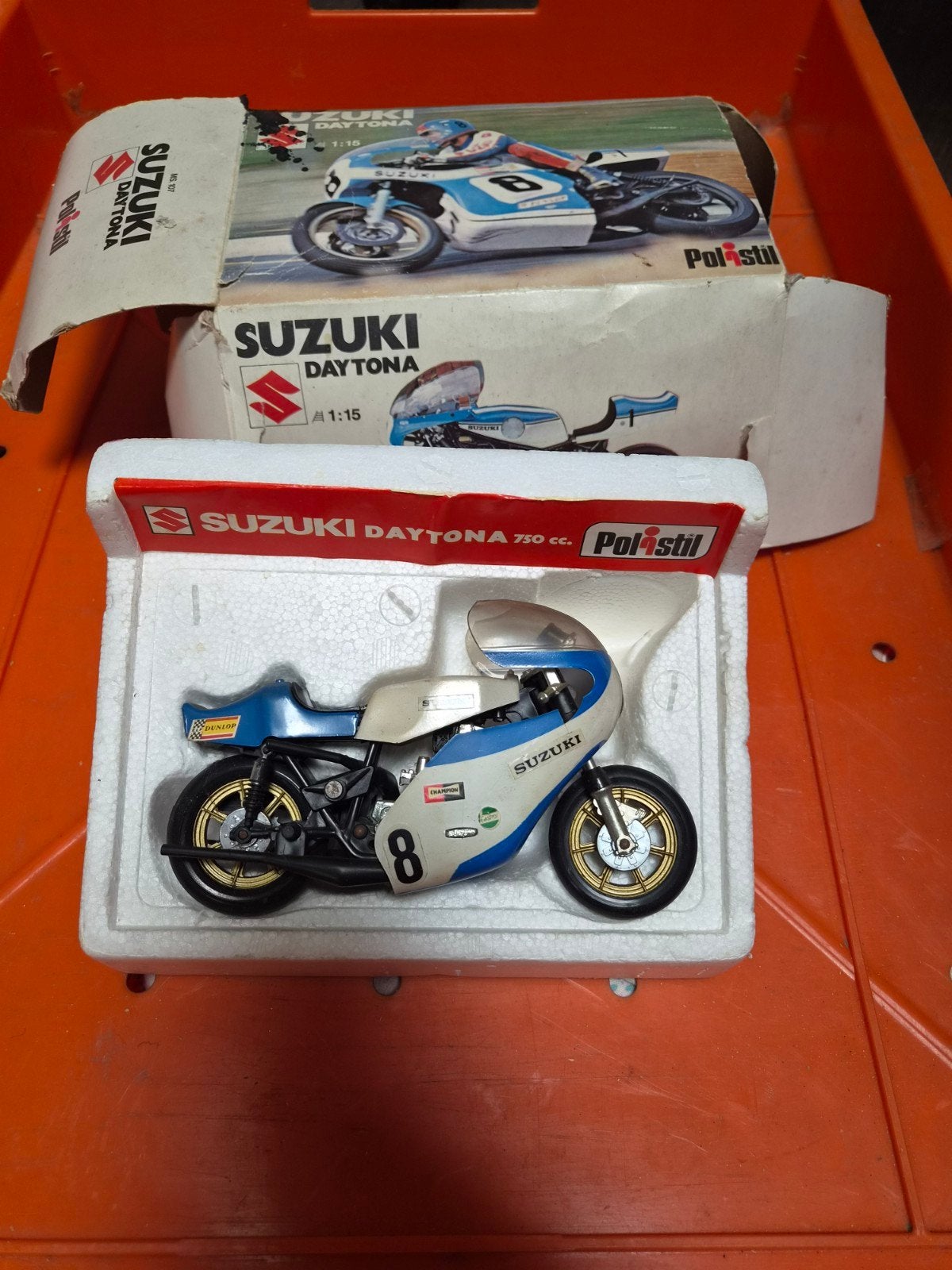 Polistil Suzuki Daytona 750cc modelmotor - Doos beschadigd, Hobby en Vrije tijd, Overige merken, 1:32 tot 1:50, Overige typen