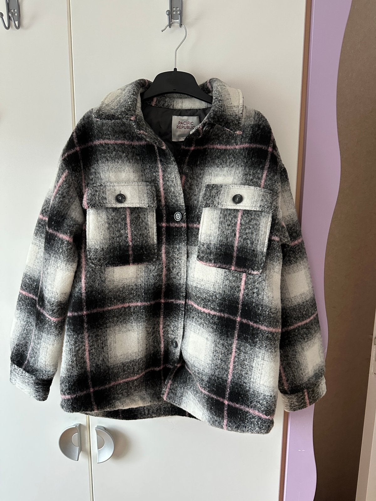 GLOEDNIEUWE - Pull & Bear jas - Maat S, Ophalen, Zo goed als nieuw, Maat 36 (S), Meerkleurig