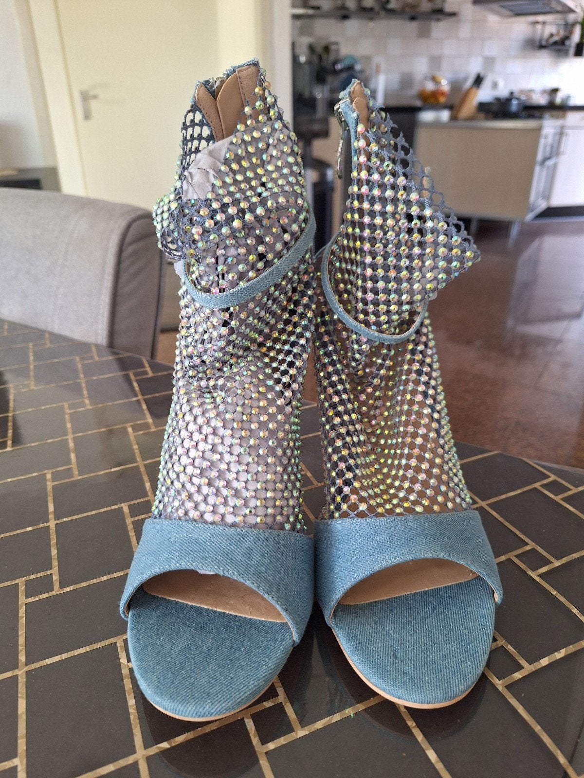 Sandalen met hoge hakken en strass steentjes - Maat 39, Ophalen of Verzenden, Nieuw, Blauw, Schoenen met hoge hakken