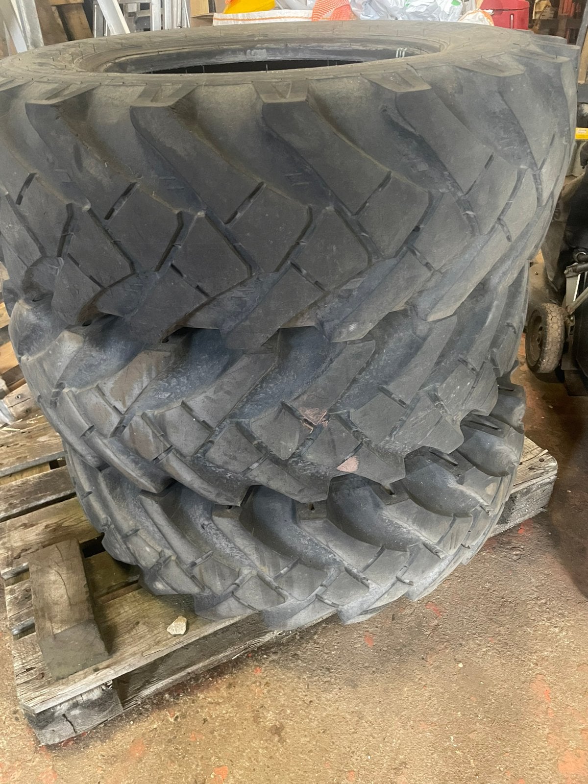 3x shovelbanden mitas 12.5-20 MPT-03, Ophalen