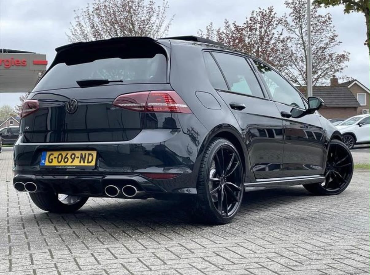 Foto 14 van Volkswagen Golf 2.0 TSI R 221KW 5D 4MOTION DSG 2014 Zwart