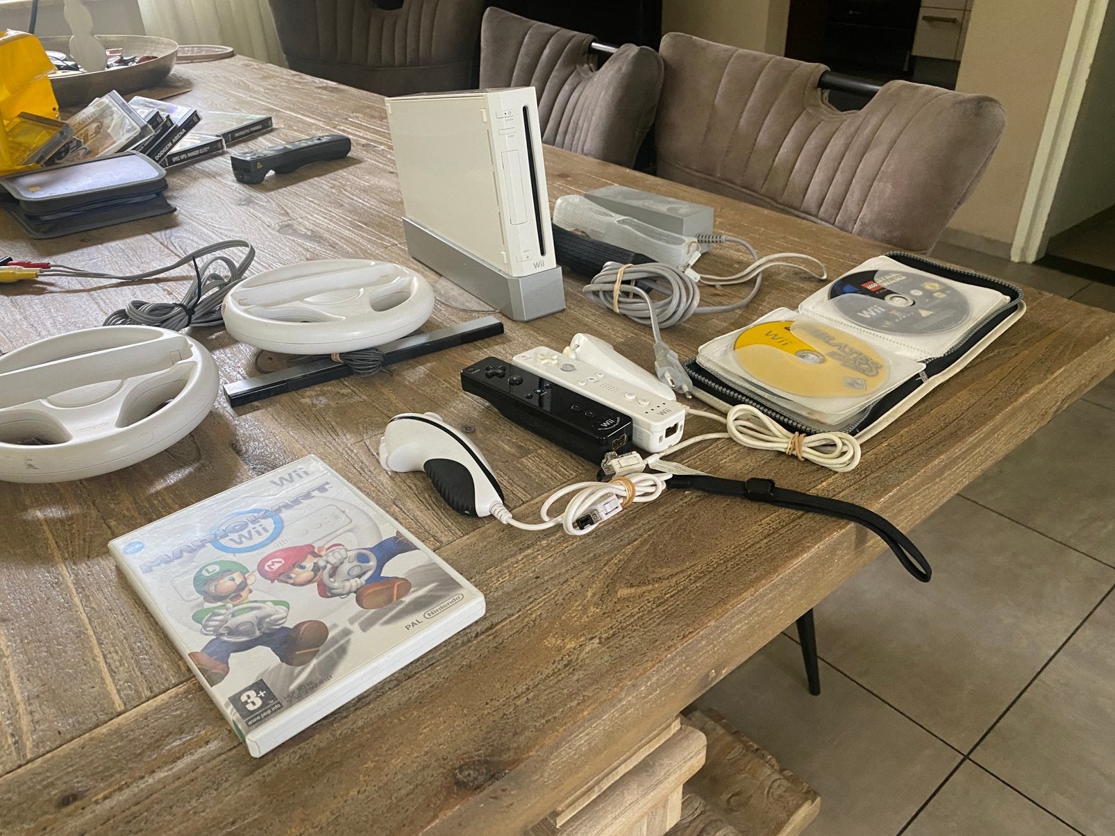 Complete Wii nintendo met  14 top spellen, Ophalen of Verzenden, Zo goed als nieuw, Met 2 controllers