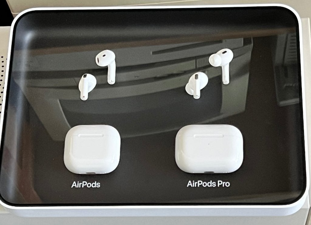Apple AirPods store display, Ophalen of Verzenden, Zo goed als nieuw, Koptelefoon