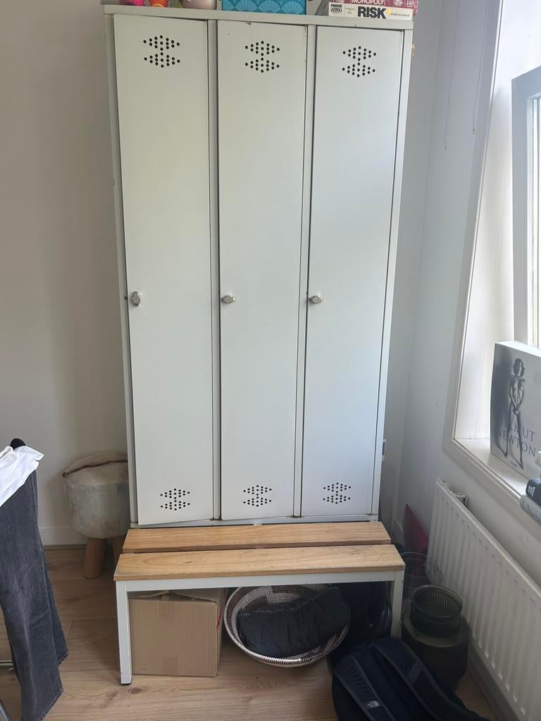 Vintage locker met houten bankje, Ophalen