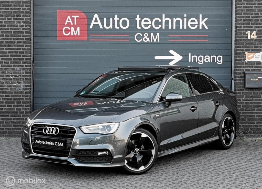 Audi A3 Limousine 1.4 TFSI S-LINE/S-TRONIC/PANO/NAV/CRUIS/DC, 125 pk, Zwart, 4 cilinders, Sedan