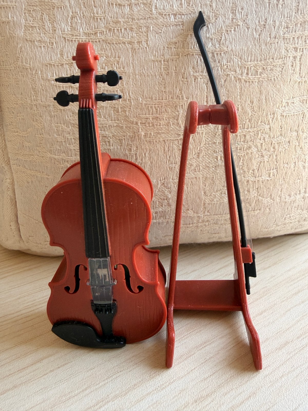 Miniatuur Viool met Droevige Melodie en Strijkstok, Ophalen of Verzenden, Gebruikt, Overige formaten, Viool