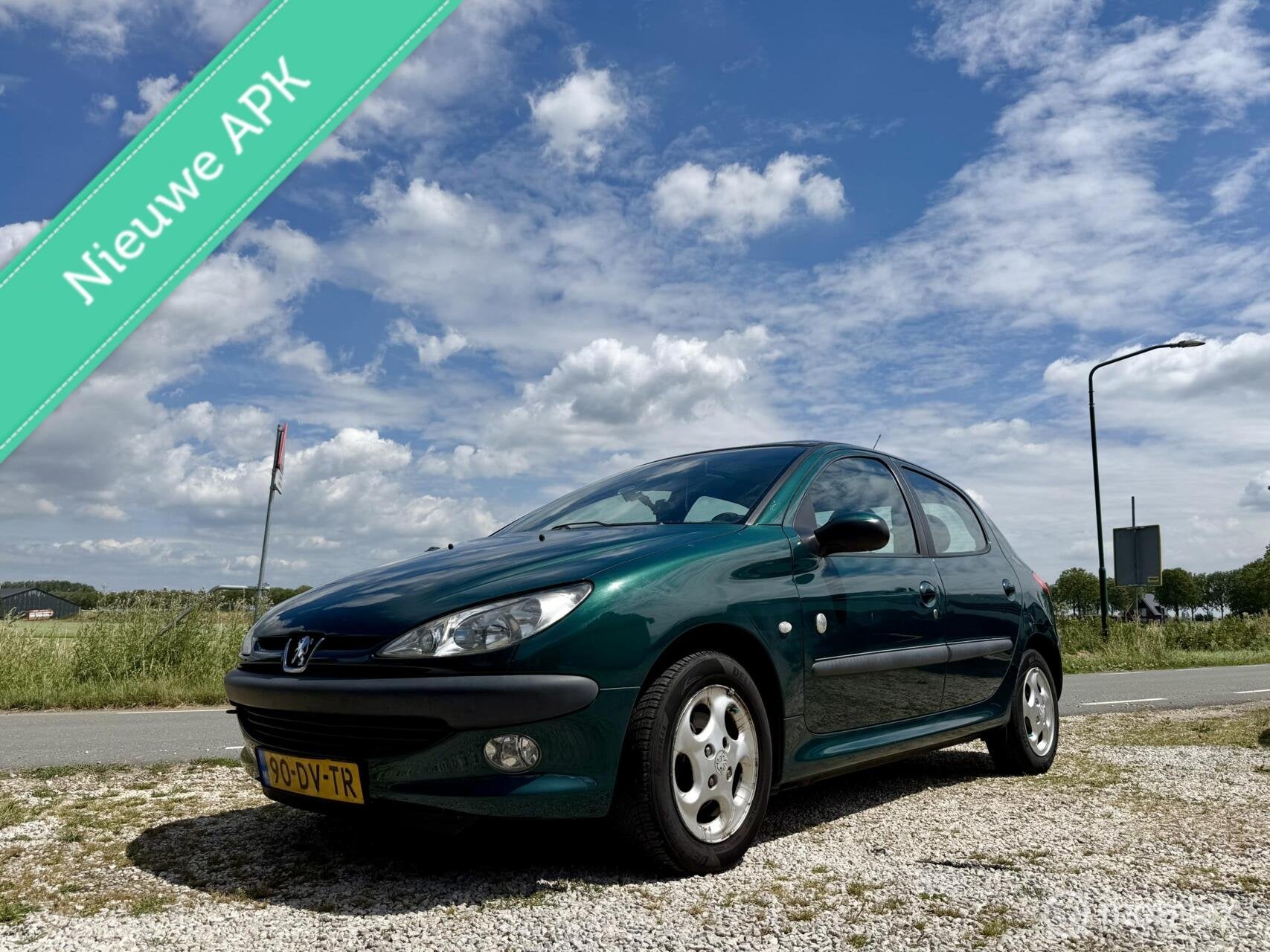 Peugeot 206 1.6 Roland Garros, Airco, Nwe APK, Lage km, Leer, Auto's, 4 cilinders, Bedrijf, Handgeschakeld, Automatische klimaatregeling