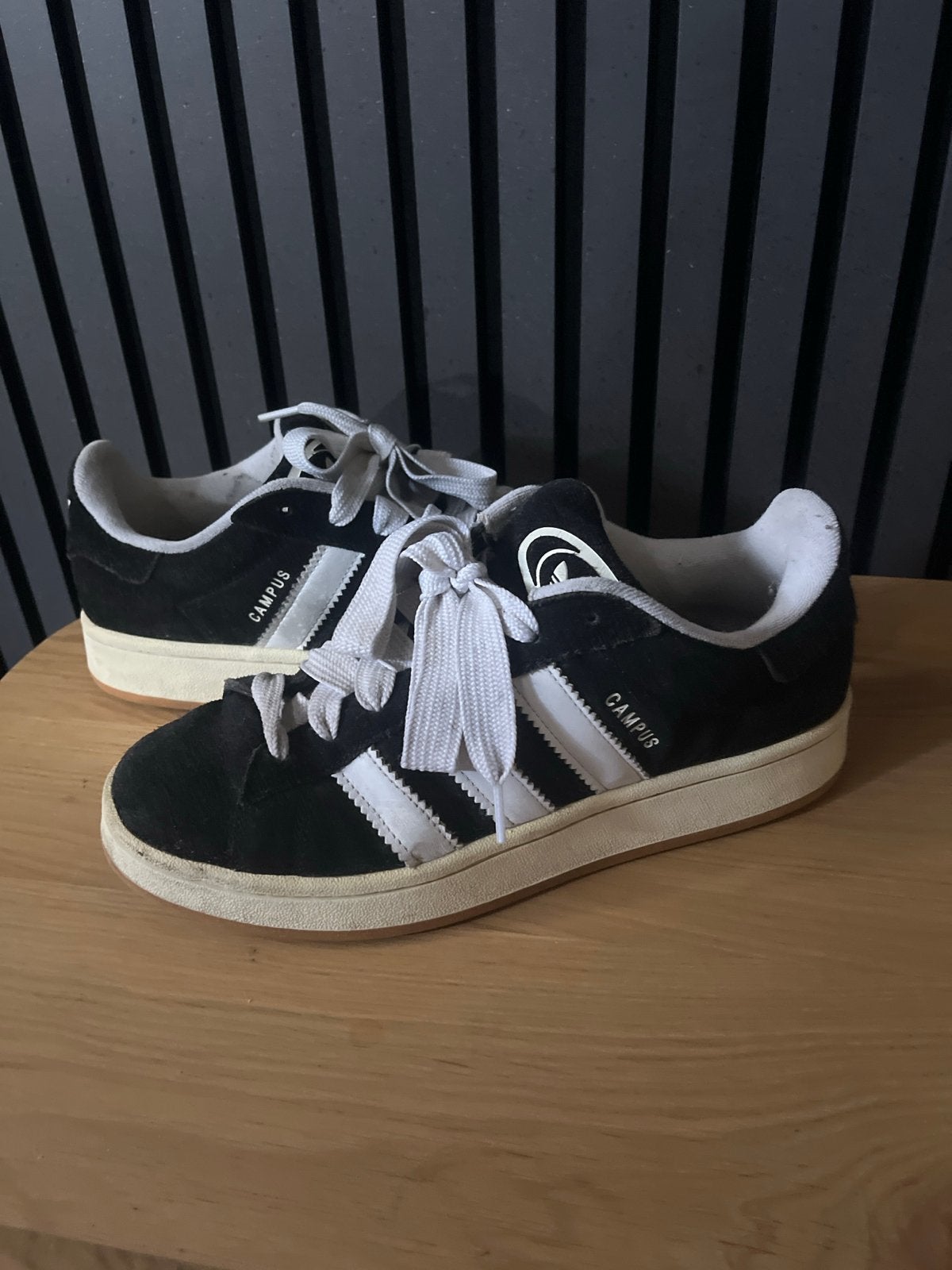 2 paar sneakers: Adidas Campus en Jordan 4, Ophalen, Gedragen, Zwart, Sneakers of Gympen