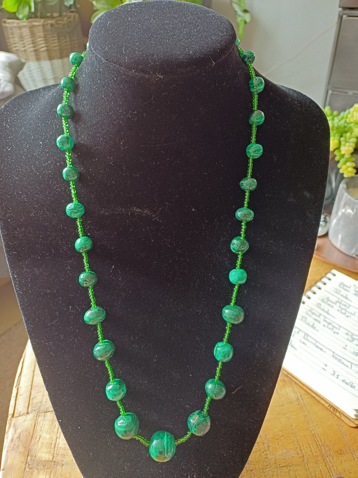Malachiet Snoer 60cm - Elegante Groene Ketting, Ophalen of Verzenden, Zo goed als nieuw, Steen of Mineraal, Met edelsteen
