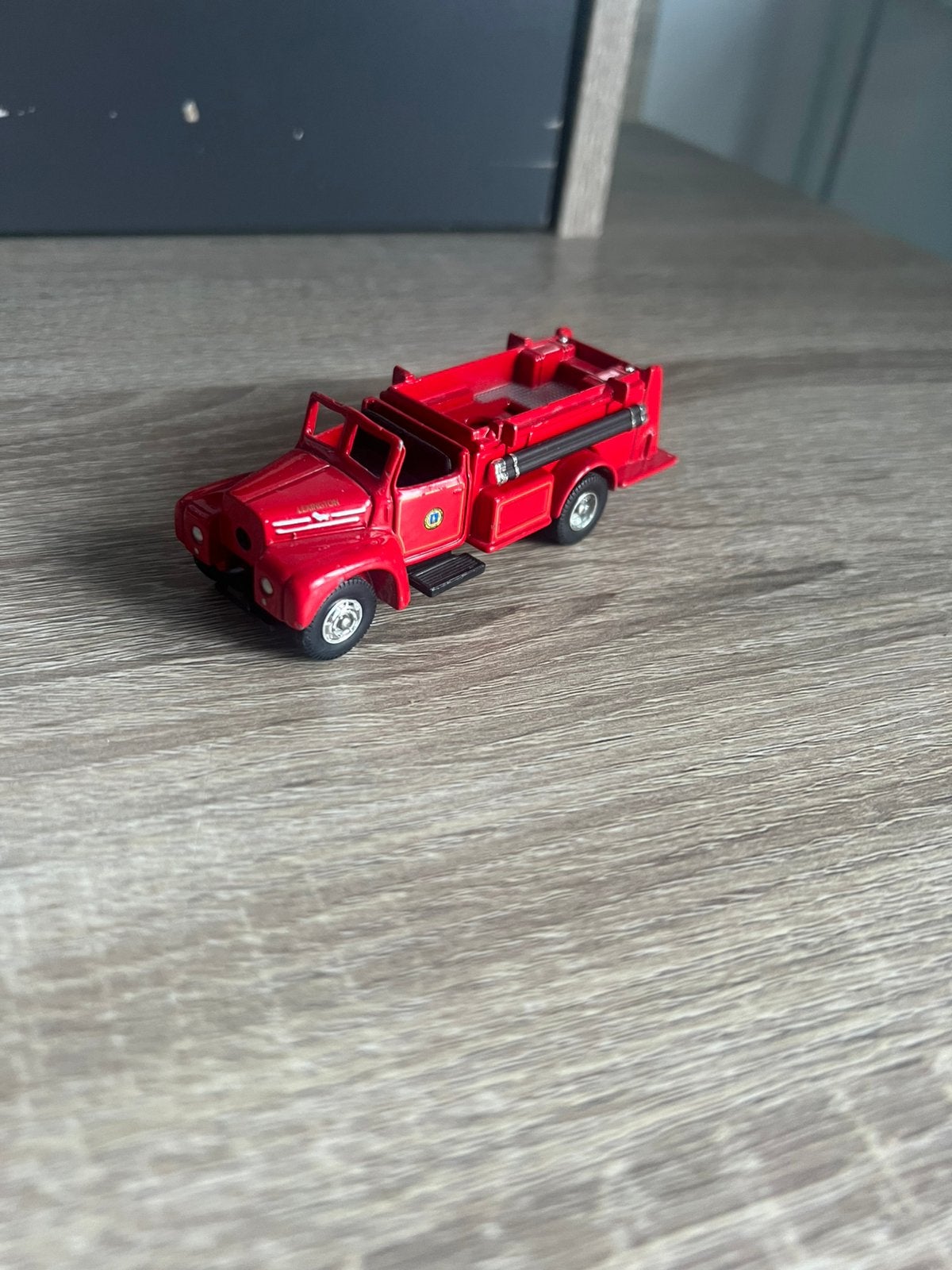 Corgi mack B serie brandweer, Ophalen of Verzenden, Zo goed als nieuw, Bus of Vrachtwagen