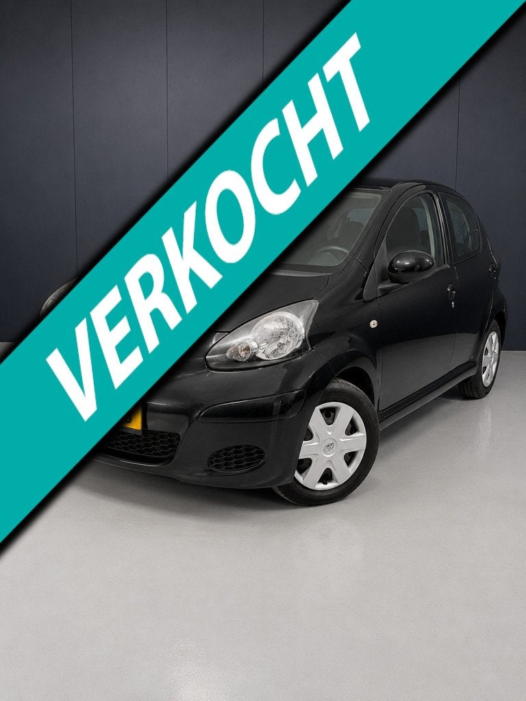 Toyota Aygo 5-deurs | NAP |Compleet dealeronderhouden |Airco, Auto's, Toyota, Stof, Gebruikt, Zwart, 4 stoelen