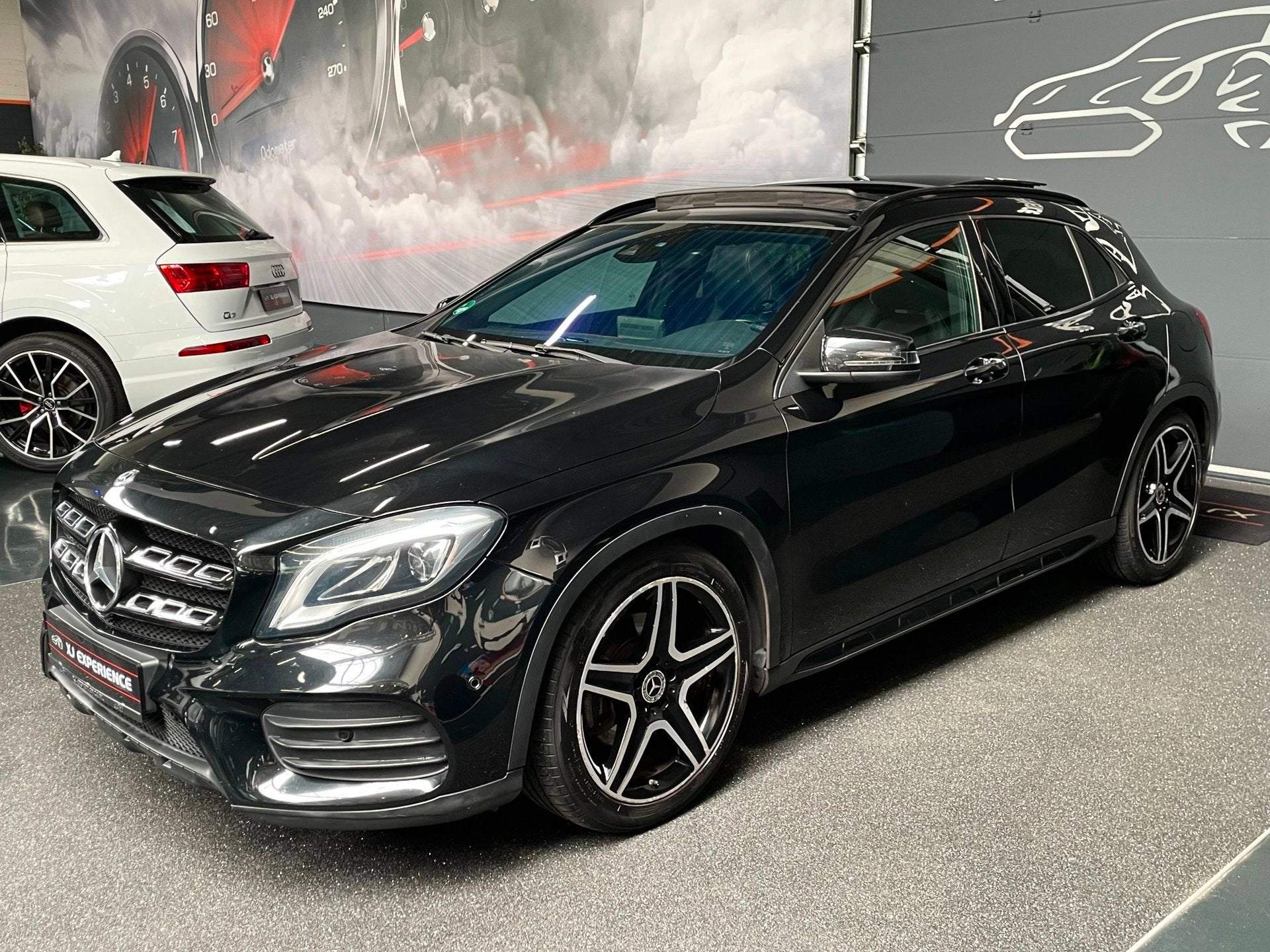 Mercedes-Benz GLA-klasse 250 FACE-LIFT AMG PANO NAVI AIRCO 2, Auto's, 730 kg, Gebruikt, 4 cilinders, Zwart