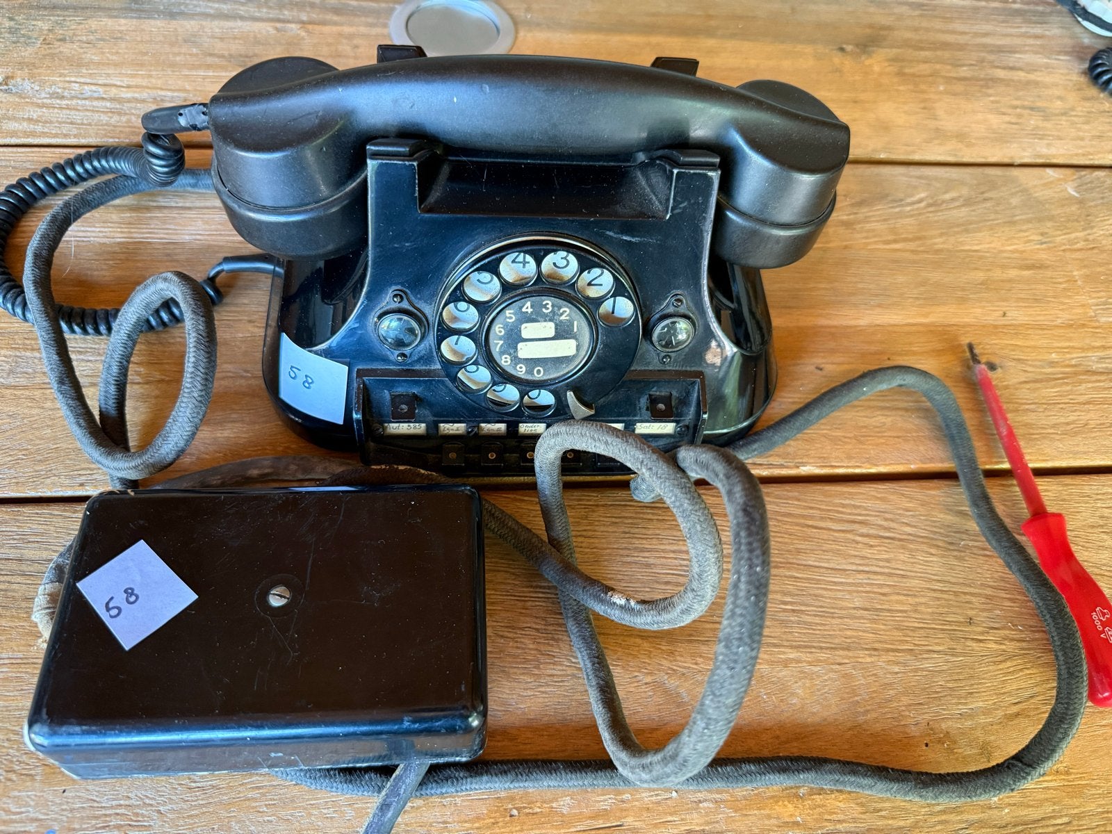 Ericsson DBH 2101 bakelieten telefoon, Ophalen