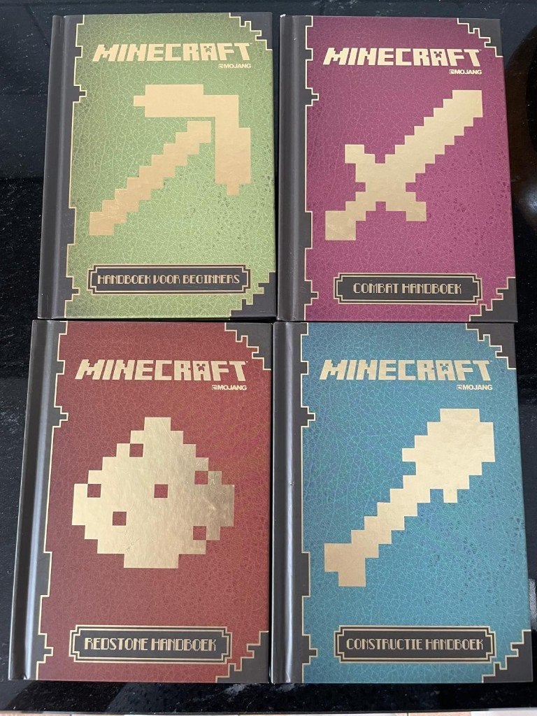 4 boeken Minecraft beginners, combat, redstone & constructie, Boeken, Zo goed als nieuw, Overige onderwerpen, Mojang, Ophalen of Verzenden